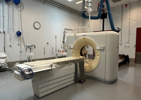 CT scanner with accessories - Philips Brilliance CT Big Bore - 2012