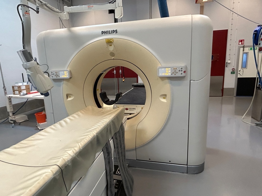 1453385-2 CT scanner with accessories - Philips Brilliance CT Big Bore - 2012