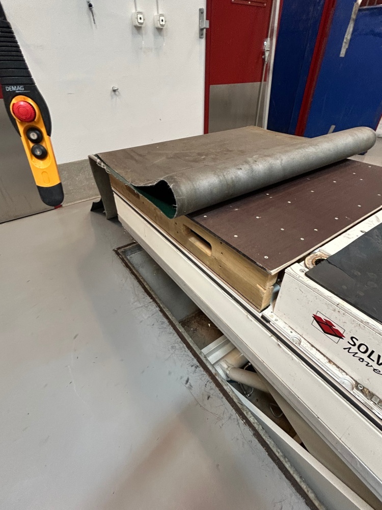 1453386-2 Scissor lift and Air cushion table for horse handling  - Ab Solving Oy / Solving Mover 2012