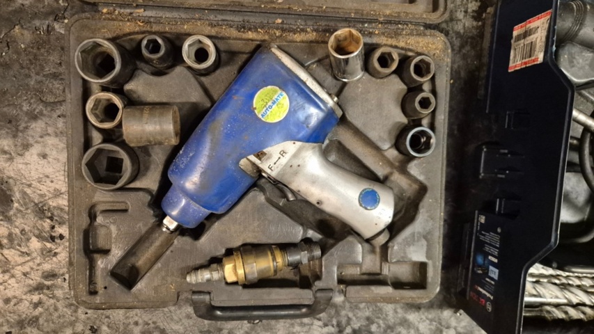 1532755-1 Mutterdragare Auto Mate med hylsor