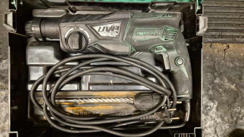 1532757-1 Electric impact drill Hitachi UWP