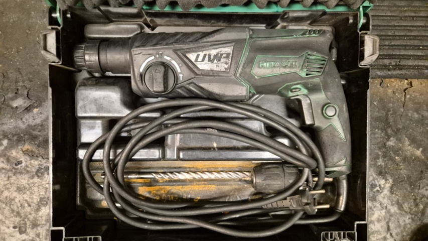 1532757-3 Electric impact drill Hitachi UWP