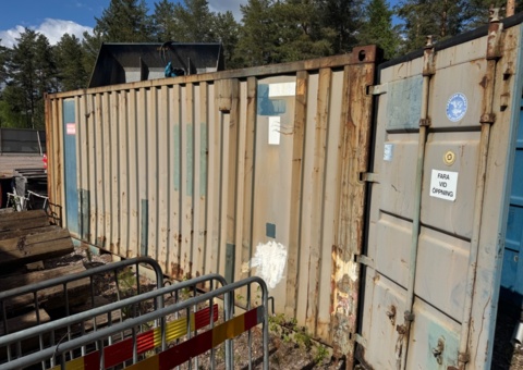 20-foot container with contents