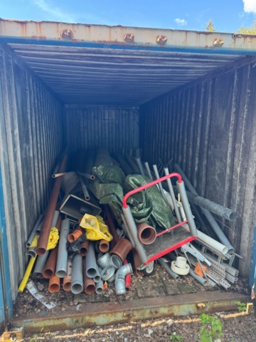 1405814-3 20-fots container med innehåll