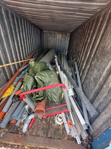 1405814-11 20-fots container med innehåll