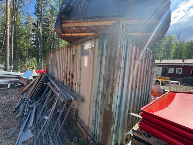 1405814-13 20-fots container med innehåll