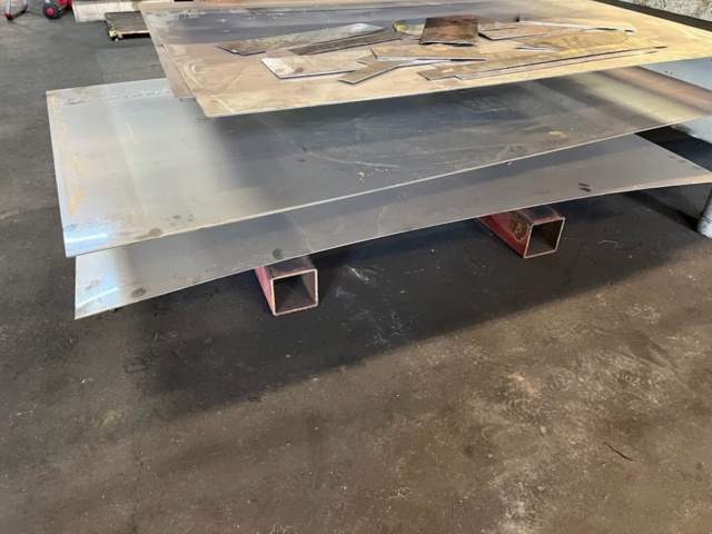 1532773-3 Materialställ med diverse plåtmaterial