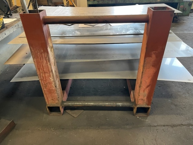 1532773-2 Materialställ med diverse plåtmaterial