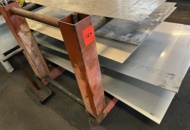 1532773 Materialställ med diverse plåtmaterial