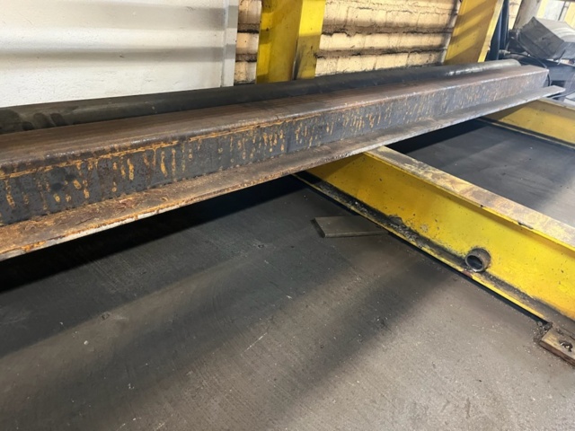 1532783-7 Materialställningar med diverse rör och stålbalk