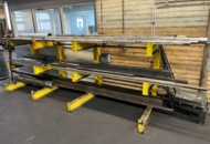 1532783 Materialställningar med diverse rör och stålbalk