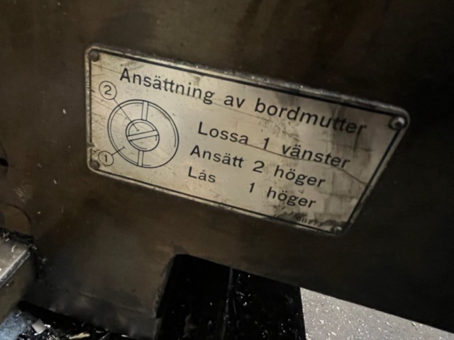 1532784-10 Vertikalfräs Köping VF21