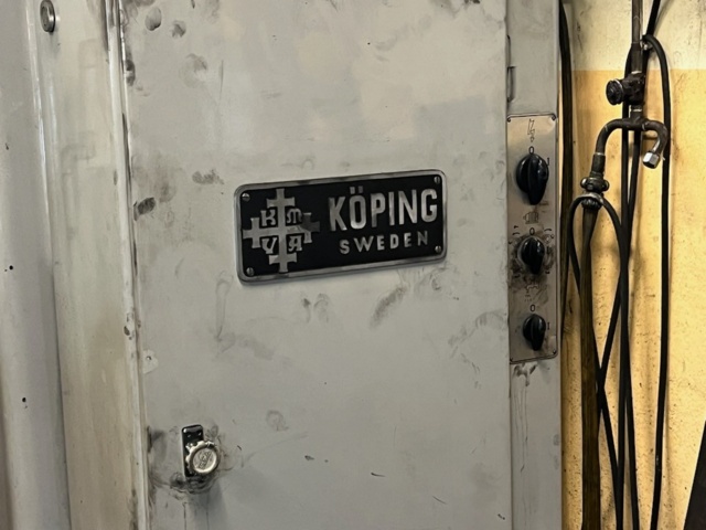 1532784-11 Vertikalfräs Köping VF21