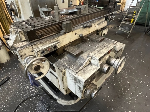 1532784-4 Vertikalfräs Köping VF21
