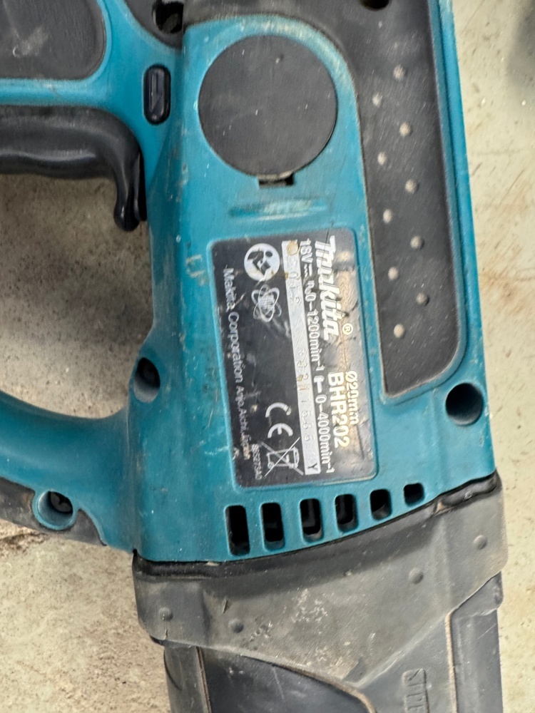 1405841-2 4st Makita batteri maskiner