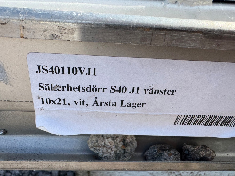 1405847-2 Branddörr med karm