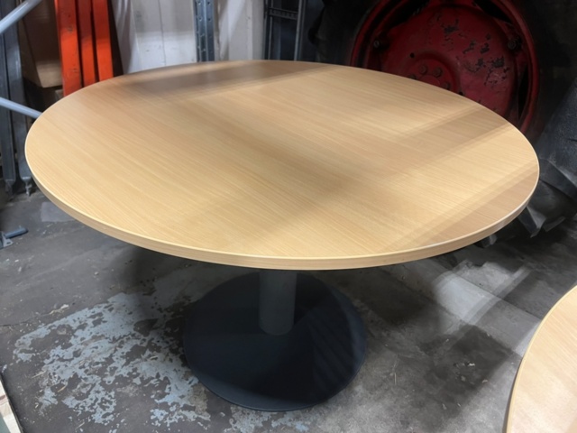 1532891-3 2 st runda bord