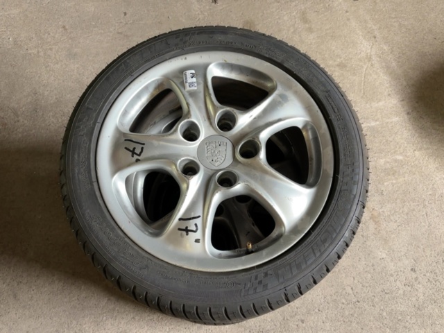 1499856-2 Summer tires on aluminum rims 4 pcs - Porsche