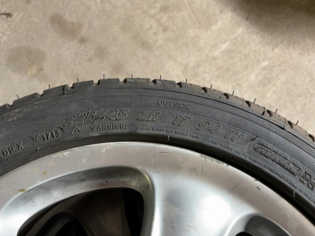 1499856-4 Summer tires on aluminum rims 4 pcs - Porsche