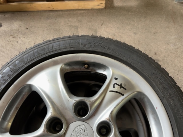 1499856-5 Summer tires on aluminum rims 4 pcs - Porsche
