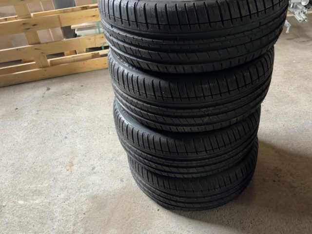 1499856-6 Summer tires on aluminum rims 4 pcs - Porsche