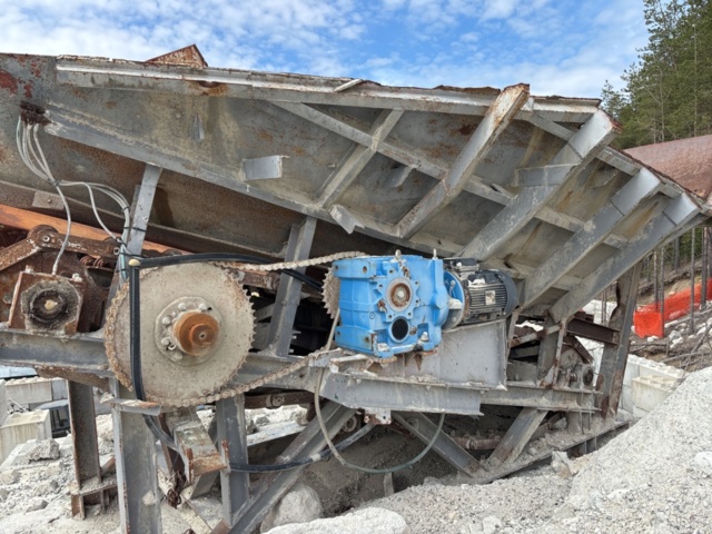 1505919-5 Feeder pocket/Receiving hopper with feeder