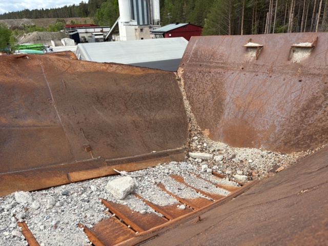 1505919-9 Feeder pocket/Receiving hopper with feeder