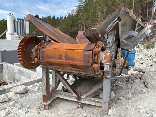 1505919-17 Feeder pocket/Receiving hopper with feeder