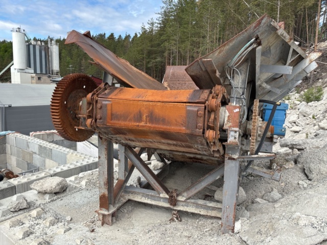 1505919-18 Feeder pocket/Receiving hopper with feeder