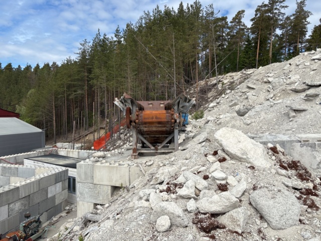 1505919-20 Feeder pocket/Receiving hopper with feeder