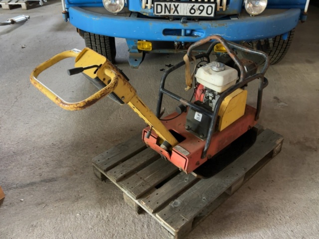 1499870-1 Vibration plate with petrol engine - Honda GX200 6.5