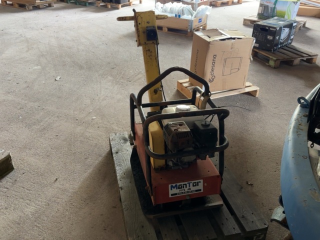 1499870-2 Vibration plate with petrol engine - Honda GX200 6.5