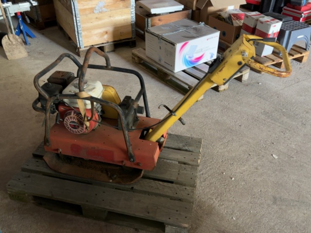1499870-3 Vibration plate with petrol engine - Honda GX200 6.5