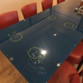 1485205-2 Hotpot bord med värmeplattor, stolar och grytor