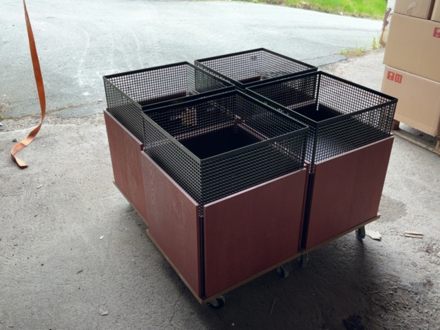 1499936-3 Shop baskets/display baskets 4 pcs