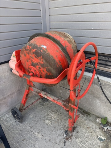 1505926-3 Betongblandare och skottkärra
