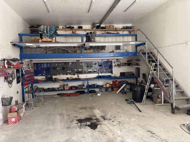 1505933-3 Site-built mezzanine floor for dismantling