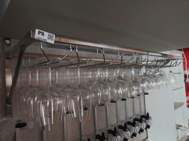 1485249-1 Glashängare med diverse glas