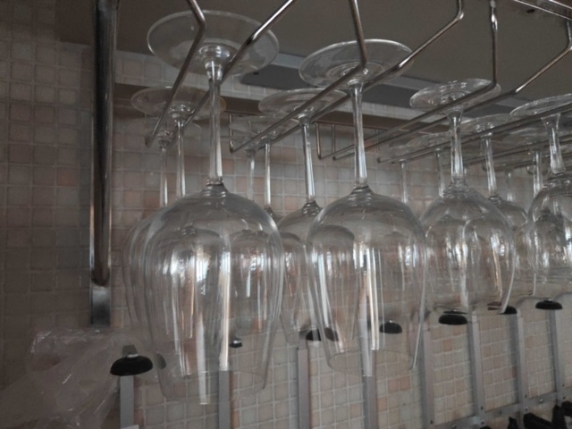1485249-2 Glashängare med diverse glas