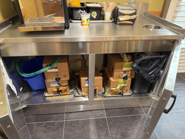 1532901-4 Serveringsstation med avfallsinkast