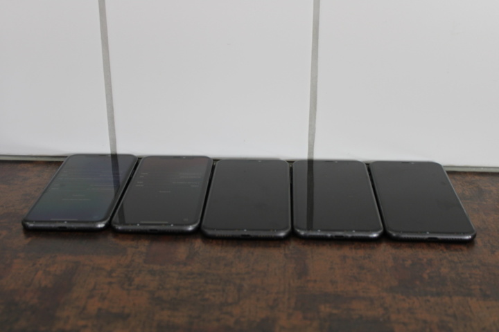1531787-4 Mobiltelefoner iPhone 11 64GB, 5 st (svarta)