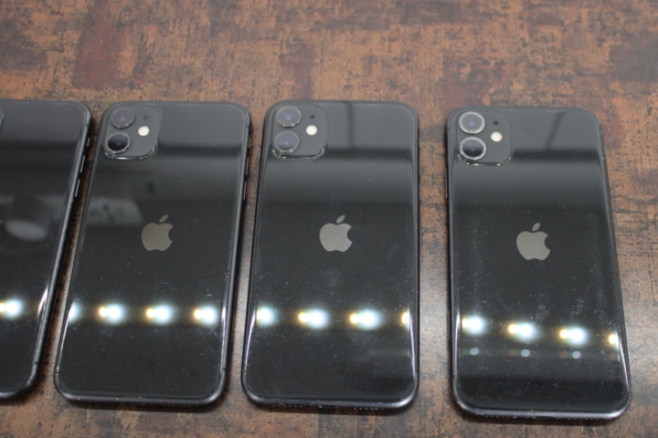 1531787-16 Mobiltelefoner iPhone 11 64GB, 5 st (svarta)