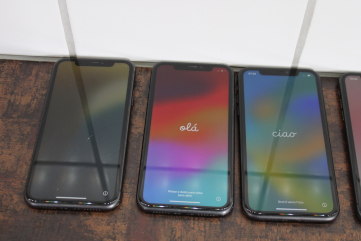 1531791-6 Mobiltelefoner iPhone 11 64GB, 5 st (svarta)