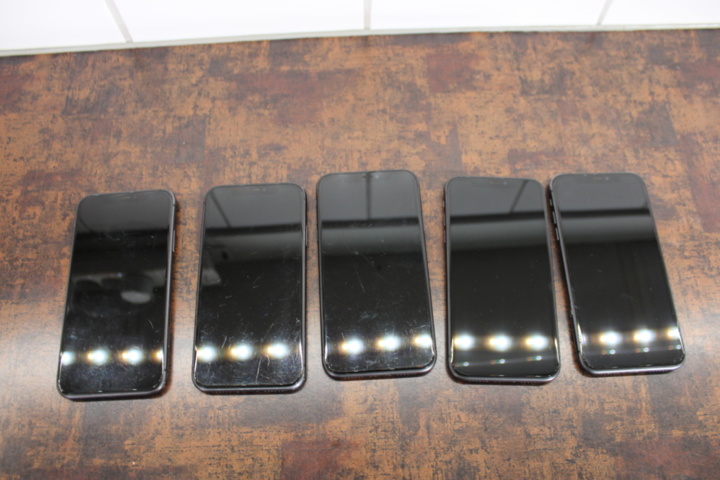 1531791-7 Mobiltelefoner iPhone 11 64GB, 5 st (svarta)