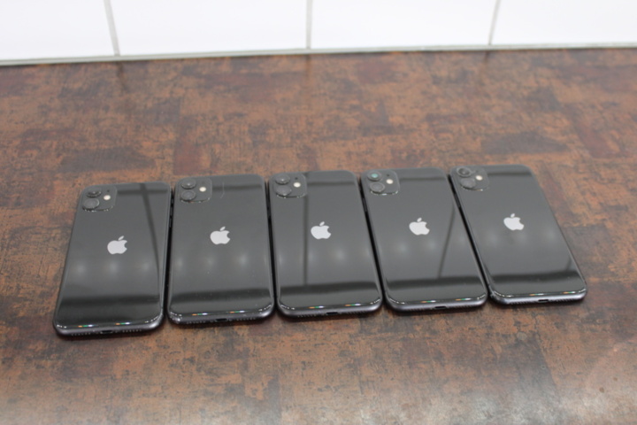 1531791-13 Mobiltelefoner iPhone 11 64GB, 5 st (svarta)