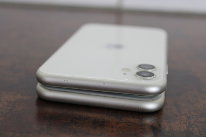 1531798-9 Mobile phones iPhone 11 64GB, 2 pcs (better condition)