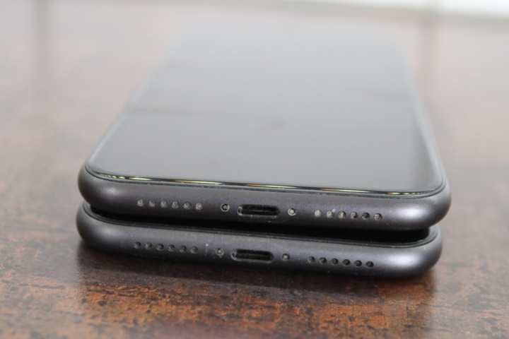 1531800-7 Mobile phones iPhone 11 64GB, 2 pcs (better condition)