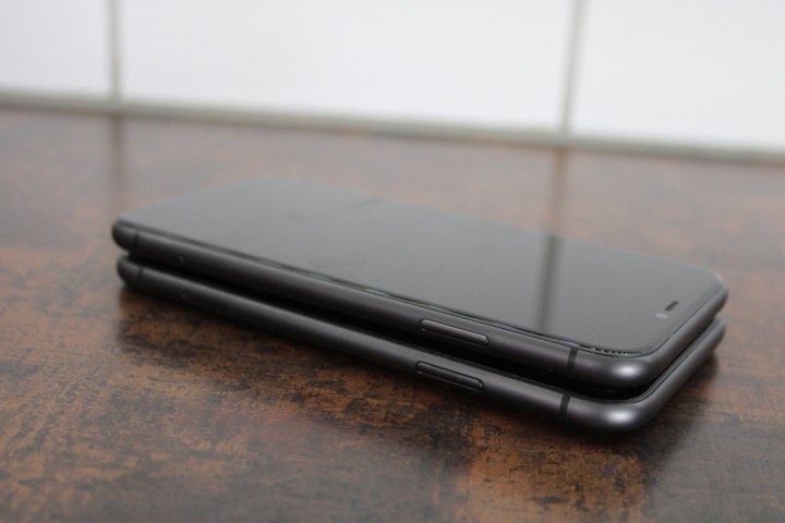 1531800-8 Mobile phones iPhone 11 64GB, 2 pcs (better condition)
