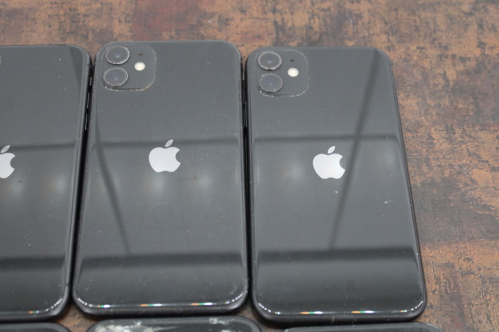 1531804-9 Mobile phones iPhone 11 64GB, pcs (bad condition)