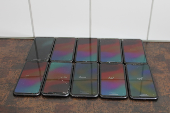 1531806-3 Mobile phones iPhone 11 64GB, 10 pcs (bad condition)